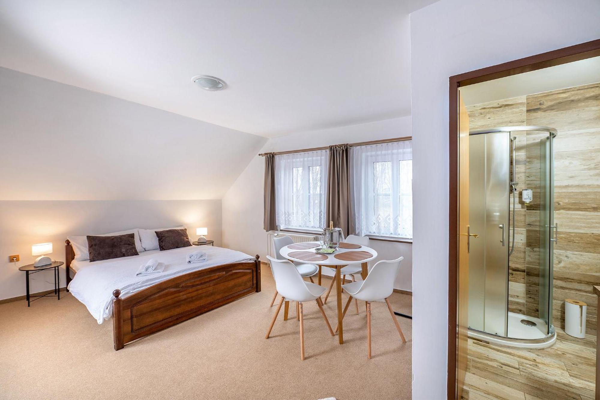 Rodinny Hotel Myslivna Třeboň Eksteriør billede