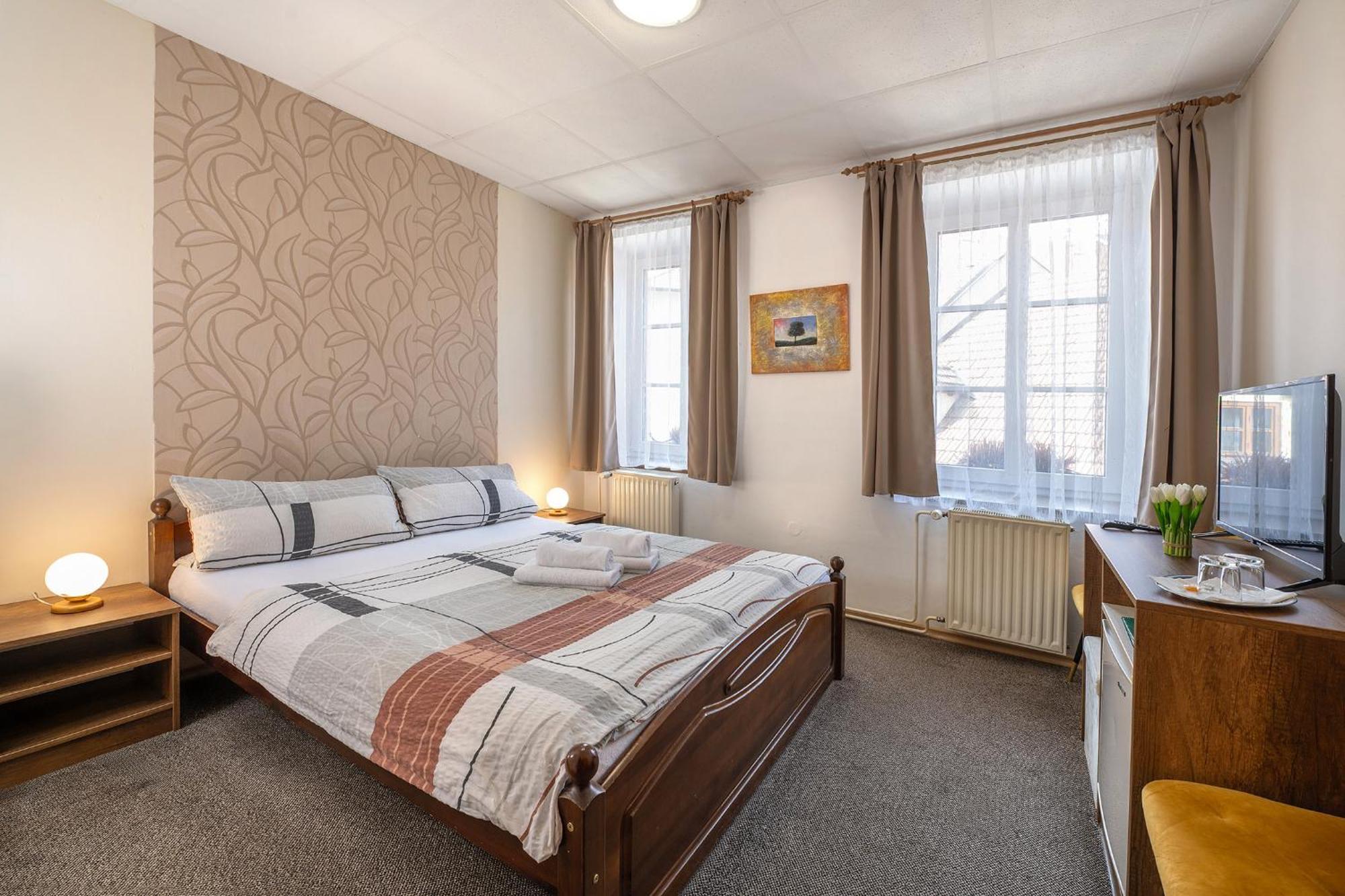 Rodinny Hotel Myslivna Třeboň Eksteriør billede