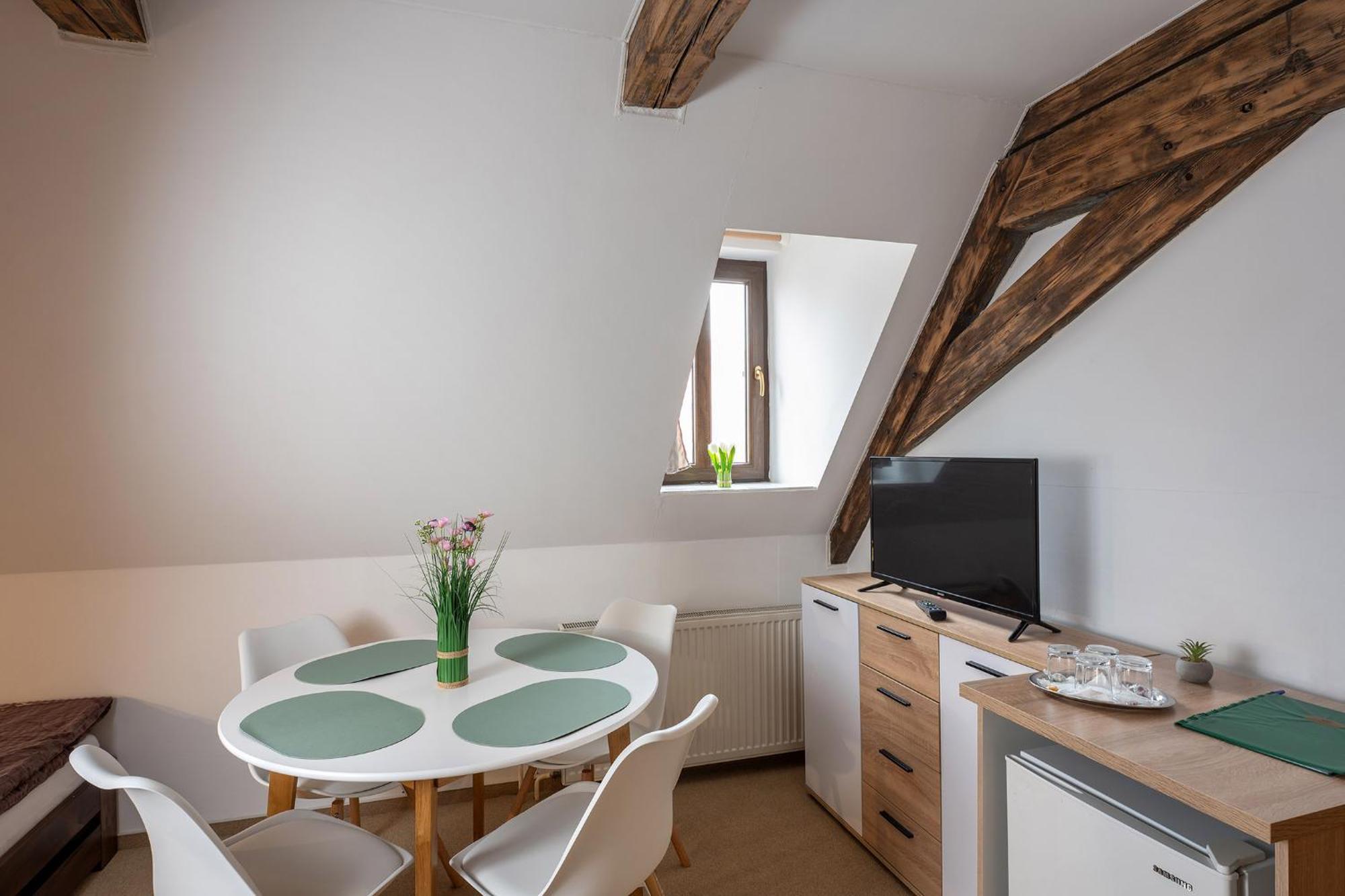 Rodinny Hotel Myslivna Třeboň Eksteriør billede