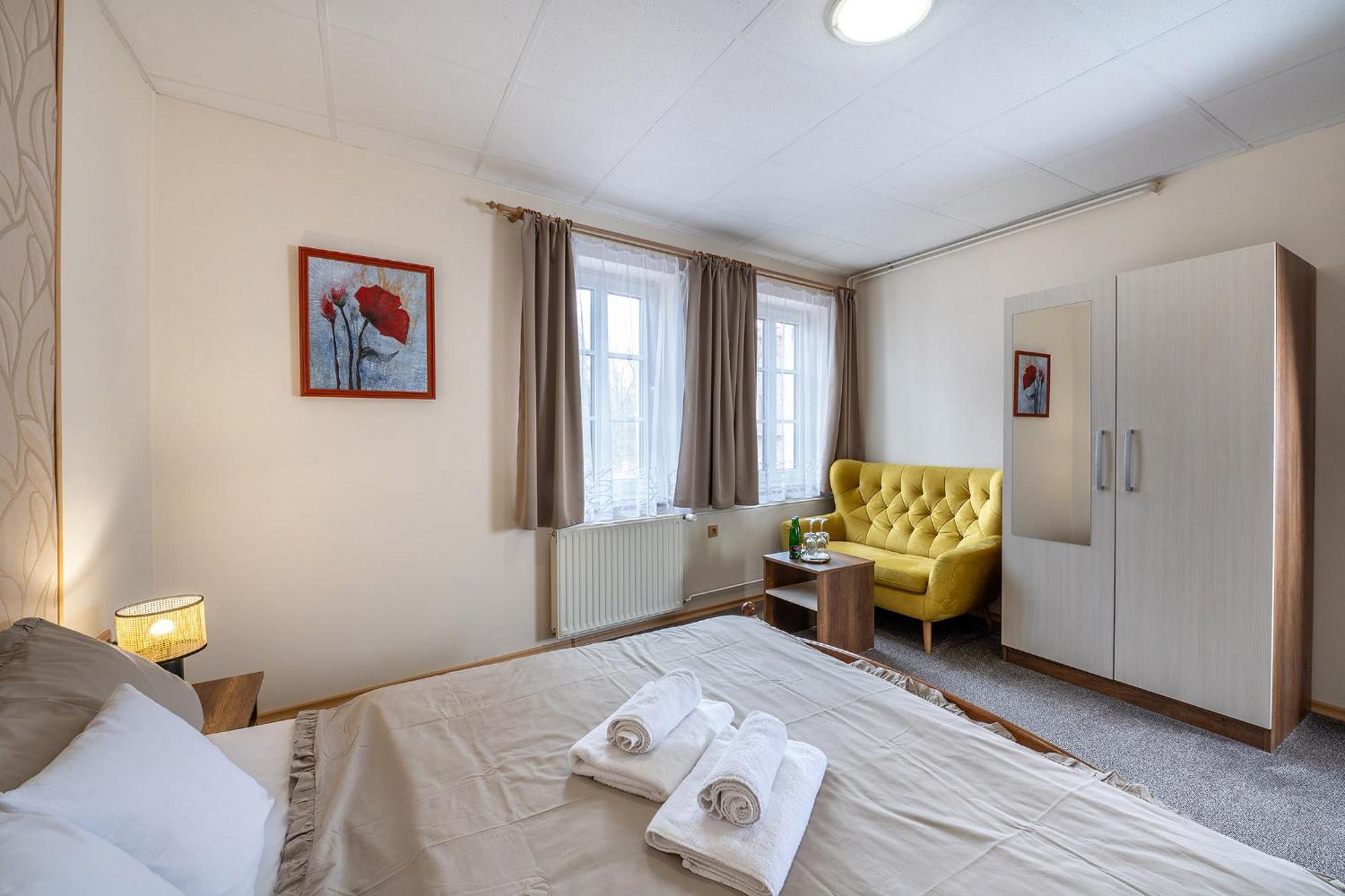 Rodinny Hotel Myslivna Třeboň Eksteriør billede