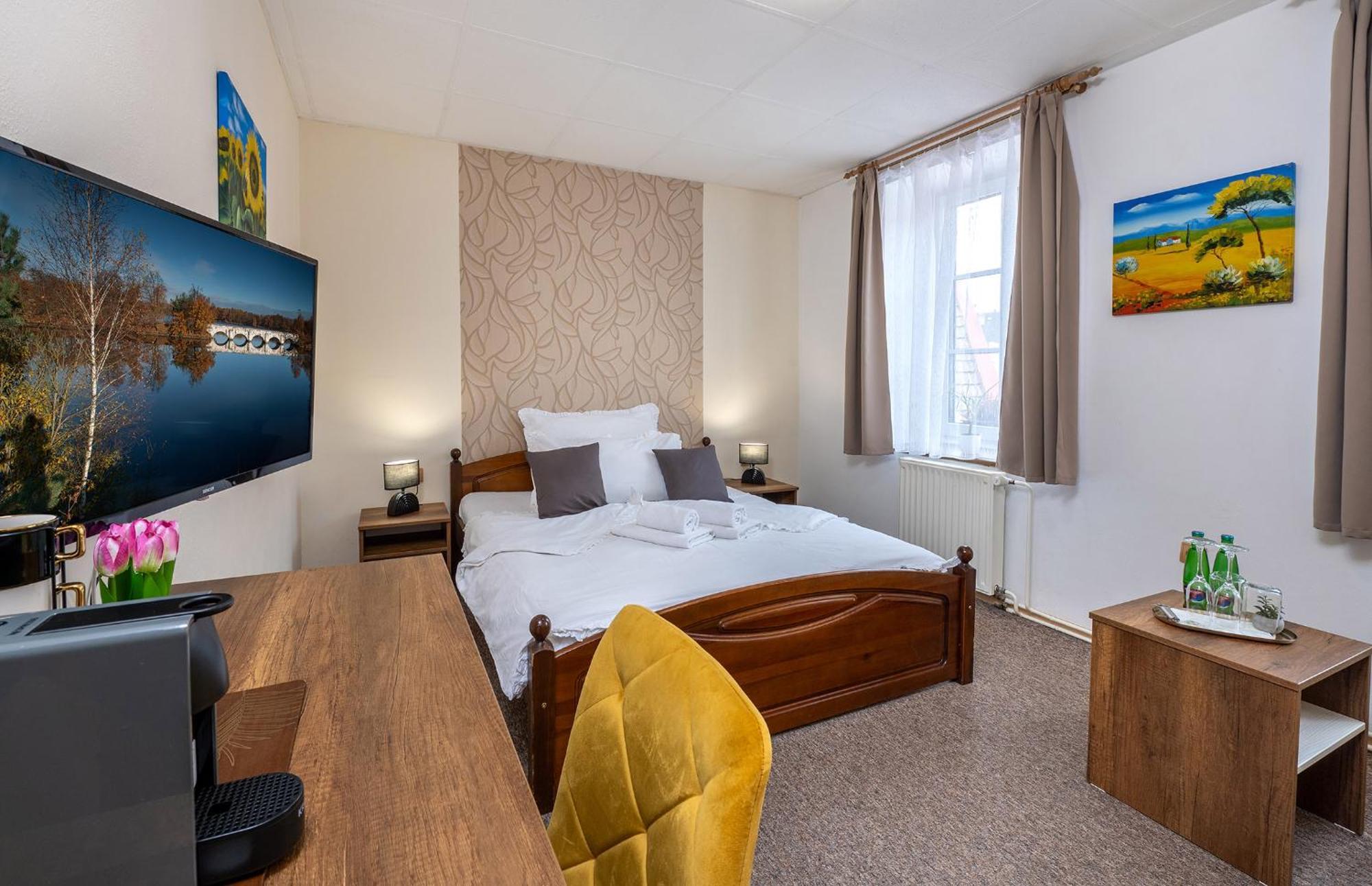 Rodinny Hotel Myslivna Třeboň Eksteriør billede