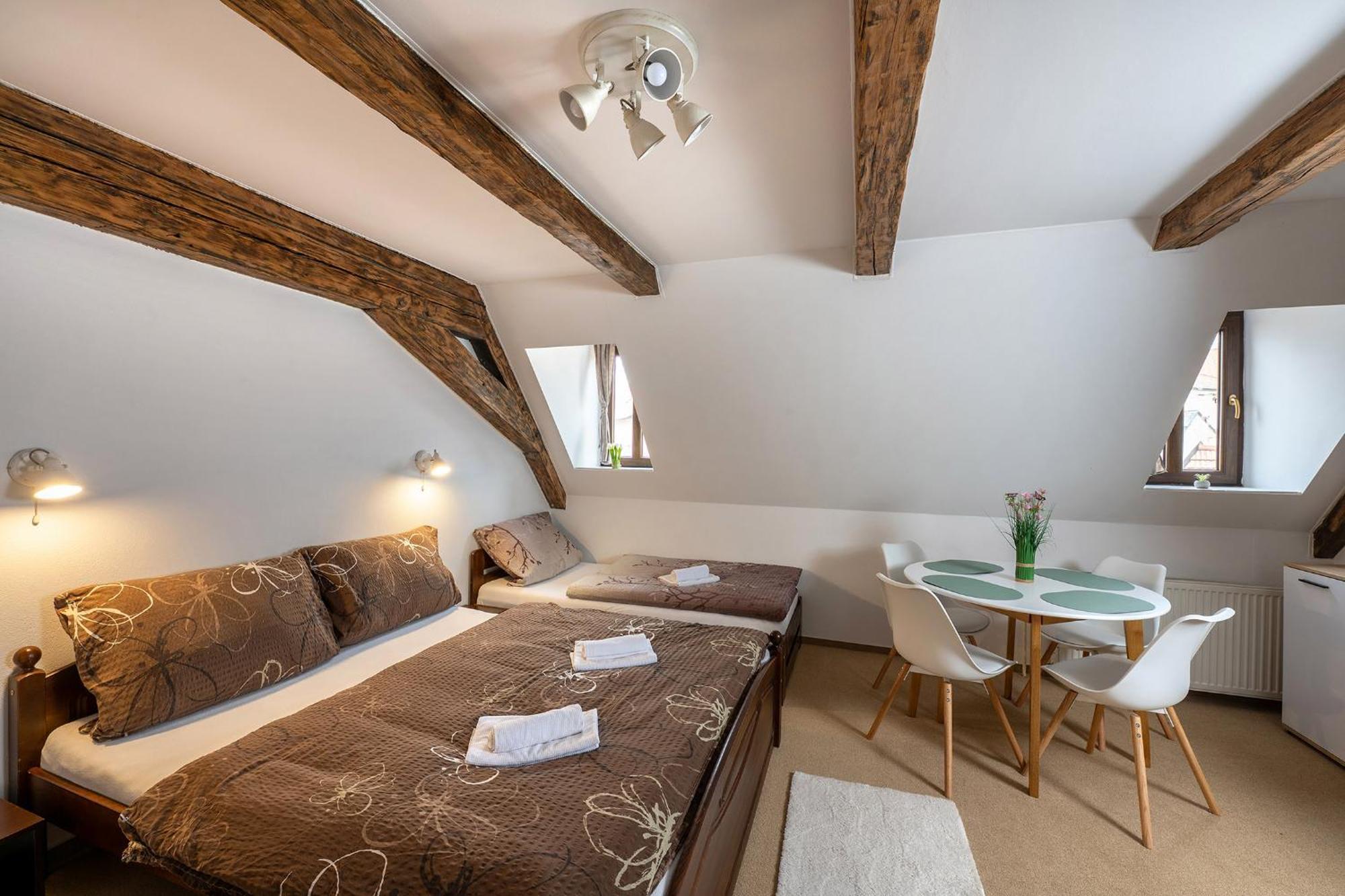 Rodinny Hotel Myslivna Třeboň Eksteriør billede