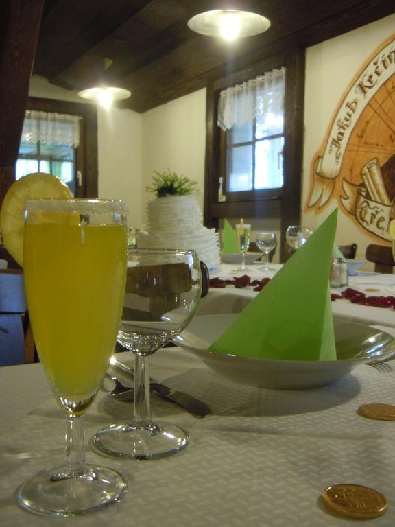 Rodinny Hotel Myslivna Třeboň Eksteriør billede