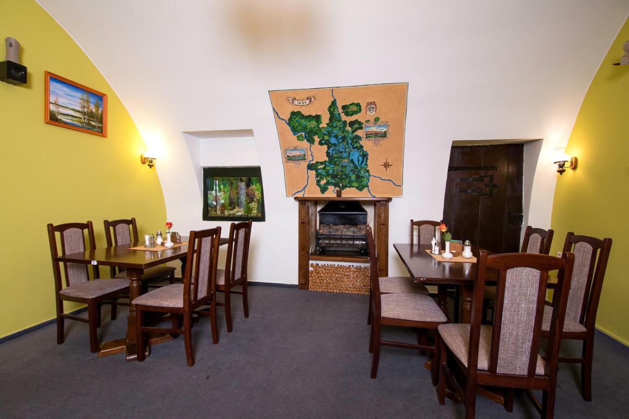 Rodinny Hotel Myslivna Třeboň Eksteriør billede